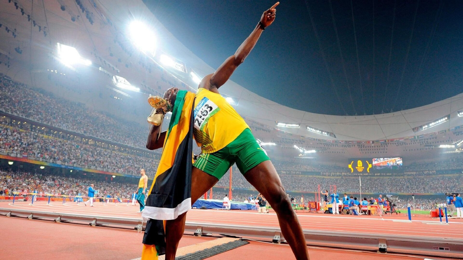 温网鏖战澳网，兹维列夫点燃赛场，一场跨越时空的网球对话